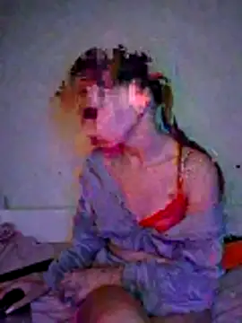 Snapshot of carolinakis_ chatting on February 10, 8:35 pm carolinakis online show from February 10, 8:35 pm