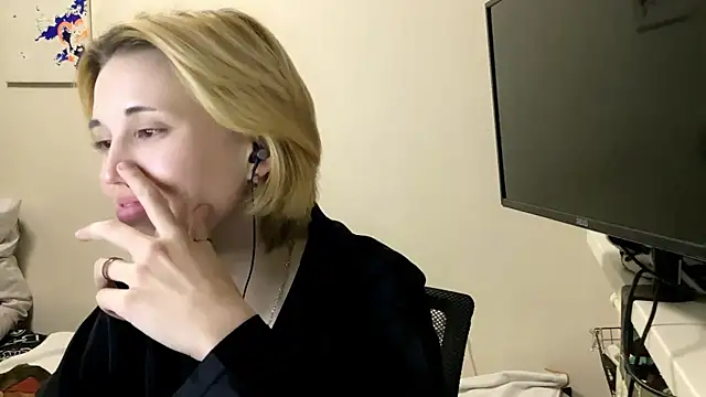 zxctoxic online show from November 17, 4:46 pm