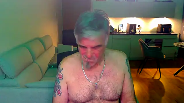 Buidapest online show from March 25, 4:18 am