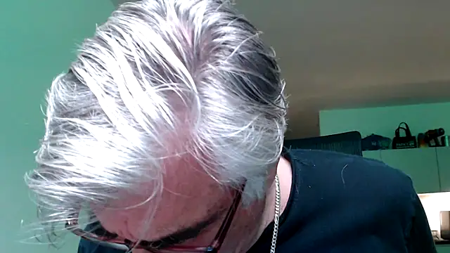 Buidapest online show from May 16, 6:43 am