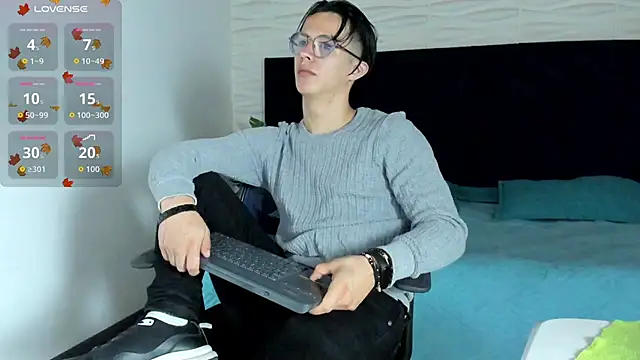 Brandon starkk online show from February 22, 11:42 am