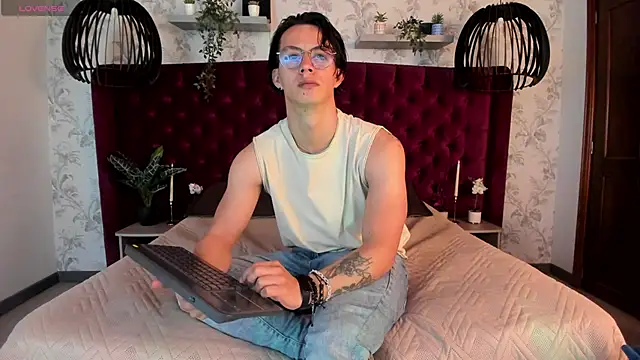 Brandon starkk online show from March 2, 11:50 am