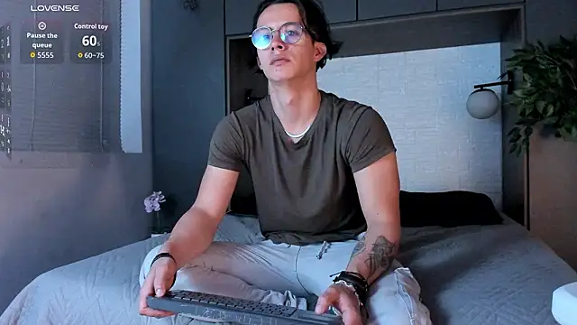 Brandon starkk online show from March 10, 12:21 pm