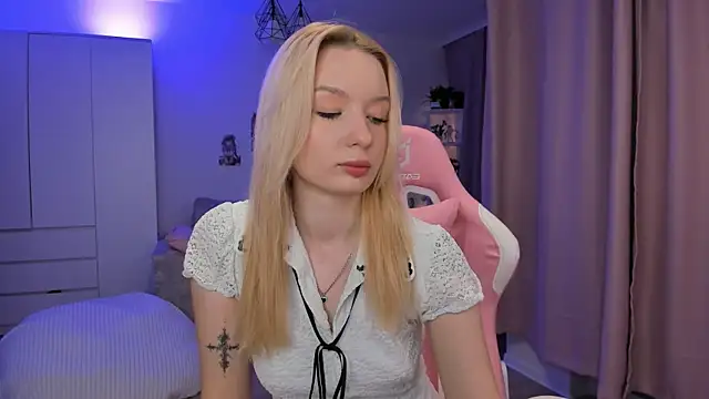 Tiffany Paw online show from November 29, 3:09 am