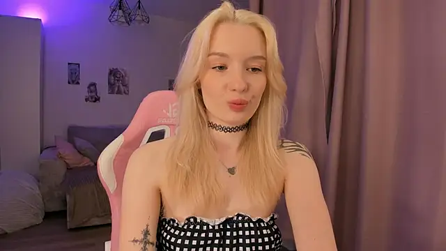 Tiffany Paw online show from May 22, 3:24 am