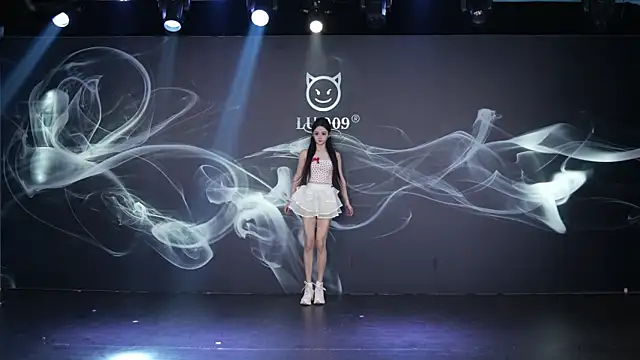 LU-909 online show from January 14, 1:22 am