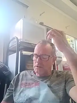 nard53 online show from December 18, 9:04 am