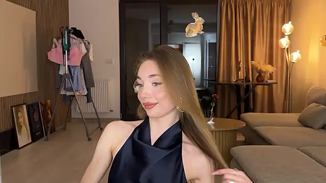 Jolienne online show from April 28, 8:14 pm