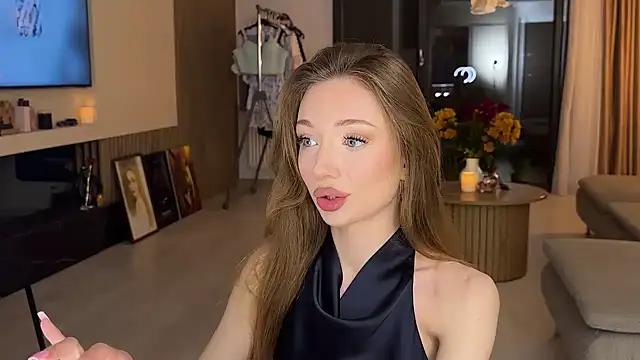 Jolienne online show from June 7, 8:01 pm