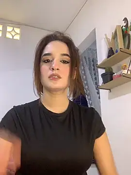 Esmeralda4 online show from December 5, 8:38 pm