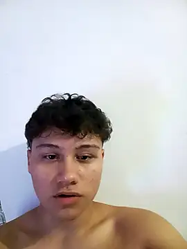 Snapshot of esteban_rios_ chatting on November 28, 2:03 am esteban rios online show from November 28, 2:03 am