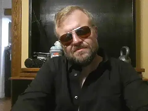 Snapshot of TheOneDonShaun chatting on June 11, 2:22 am TheOneDonShaun online show from June 11, 2:22 am