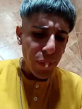 elpitoduro12Az online show from November 18, 1:11 am