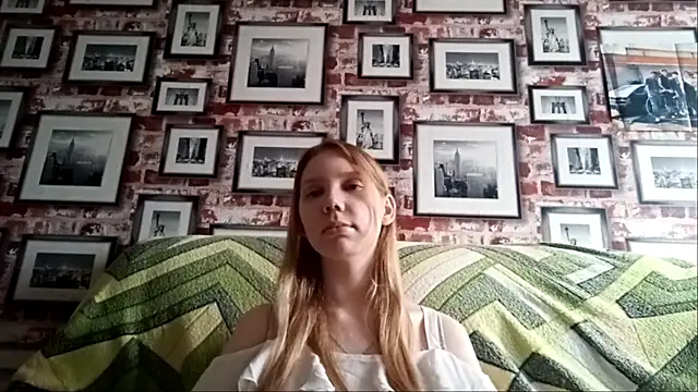 EvieBaggette online show from August 9, 7:24 am