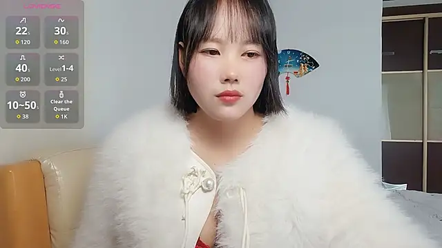 Snapshot of Misszhong chatting on November 19, 1:27 am Misszhong online show from November 19, 1:27 am