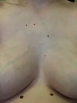 Snapshot of bettyButterfly chatting on June 26, 8:13 pm bettyButterfly online show from June 26, 8:13 pm