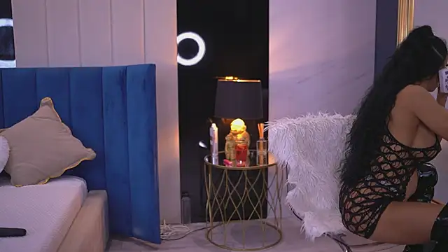 Snapshot of XenaBloom chatting on January 8, 4:04 am XenaBloom online show from January 8, 4:04 am