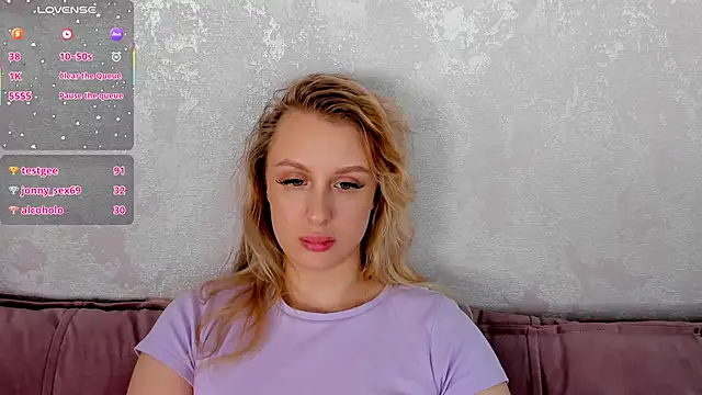 Snapshot of KiraRuiz chatting on March 2, 5:08 am KiraRuiz online show from March 2, 5:08 am