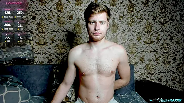 Maxhornyblondieman online show from April 1, 5:43 pm