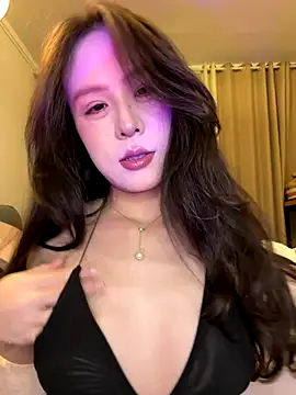 Snapshot of pupu_ chatting on December 15, 2:32 pm pupu online show from December 15, 2:32 pm