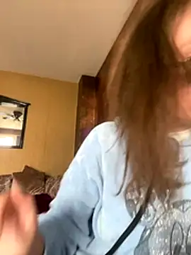 Snapshot of Rosegold69 chatting on November 18, 12:20 pm Rosegold69 online show from November 18, 12:20 pm