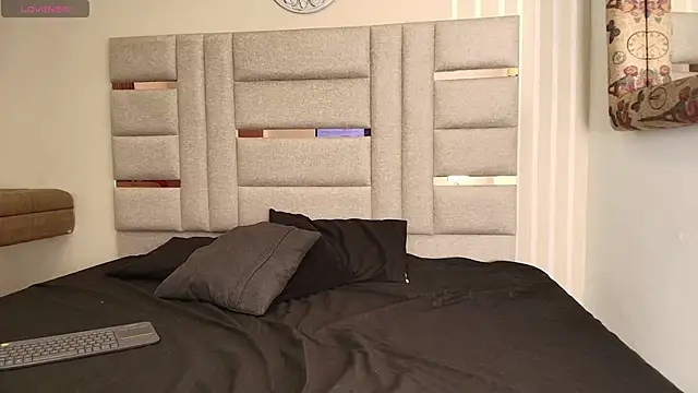 LittlePeach  online show from December 1, 3:06 pm