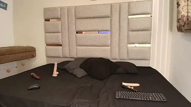 LittlePeach  online show from December 19, 2:57 pm