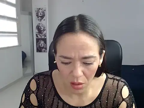 Snapshot of Annie_Cervantez chatting on January 18, 11:25 am Annie Cervantez online show from January 18, 11:25 am