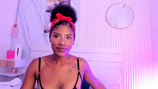 Snapshot of Afro_Luna chatting on March 20, 11:31 pm Afro Luna online show from March 20, 11:31 pm