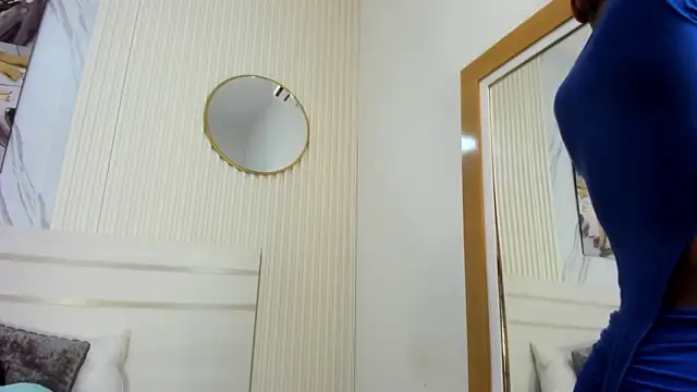 Snapshot of Afro_Luna chatting on April 1, 10:38 am Afro Luna online show from April 1, 10:38 am