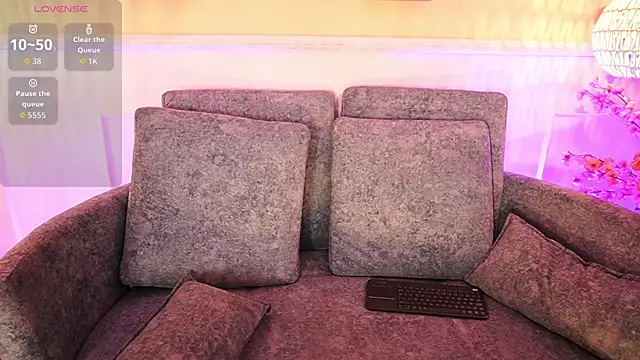 MeganLowell online show from April 14, 6:58 pm