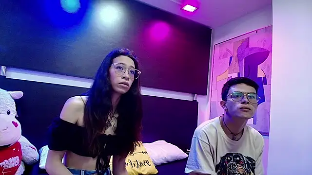 Snapshot of Lianna_and_Jean chatting on November 18, 12:42 pm Lianna and Jean online show from November 18, 12:42 pm