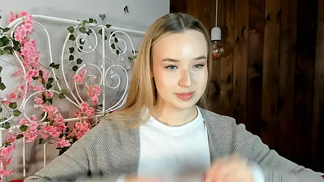 KristleKirst online show from November 18, 3:05 pm