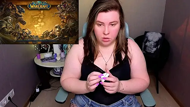 Snapshot of Valerry_ chatting on November 18, 9:47 am Valerry online show from November 18, 9:47 am