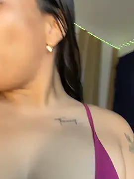 ArielleMillerr- online show from November 25, 5:46 pm