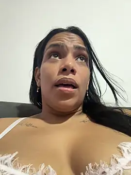 ArielleMillerr- online show from April 8, 5:24 pm