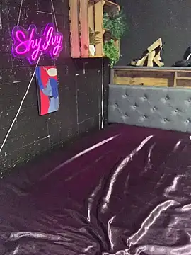 Shy-Ivy online show from April 13, 9:09 pm