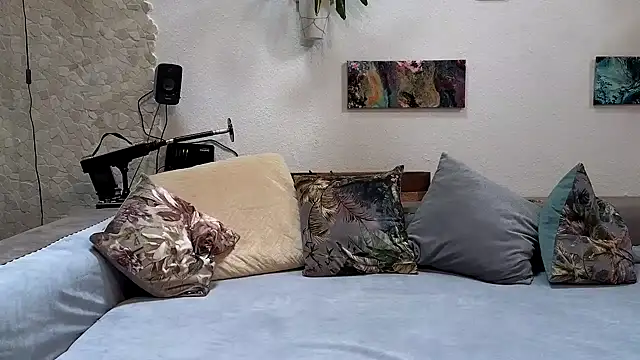 Shy-Ivy online show from June 4, 10:43 am