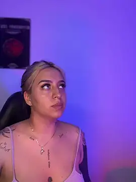 VeloraVyxen  online show from November 22, 2:43 am