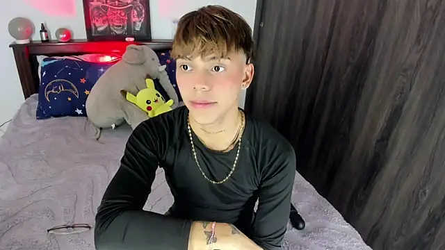 Snapshot of Jin_kougasaki chatting on November 18, 2:39 am Jin kougasaki online show from November 18, 2:39 am