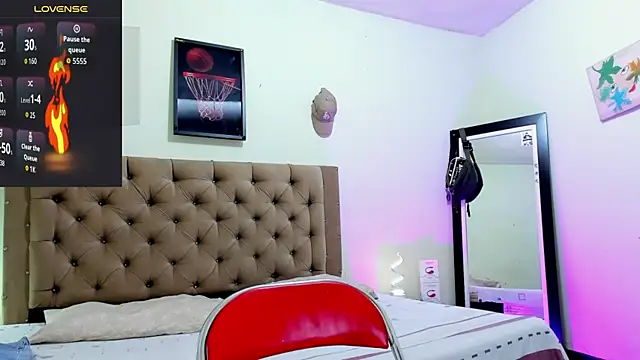 Snapshot of blorelopez chatting on February 25, 12:09 am blorelopez online show from February 25, 12:09 am