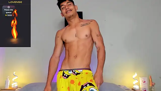 Snapshot of blorelopez chatting on April 5, 1:30 pm blorelopez online show from April 5, 1:30 pm