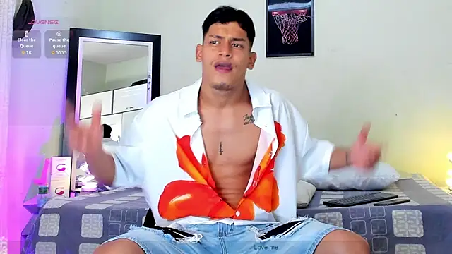 Snapshot of blorelopez chatting on April 29, 7:31 pm blorelopez online show from April 29, 7:31 pm