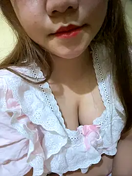 Snapshot of Sunset-yll chatting on December 15, 2:10 pm Sunset-yll online show from December 15, 2:10 pm