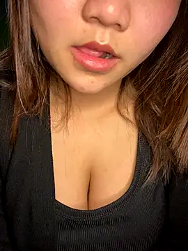 Snapshot of Sunset-yll chatting on January 6, 7:56 am Sunset-yll online show from January 6, 7:56 am