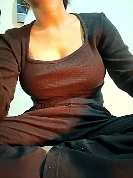 Only Lali online show from January 10, 2:30 pm