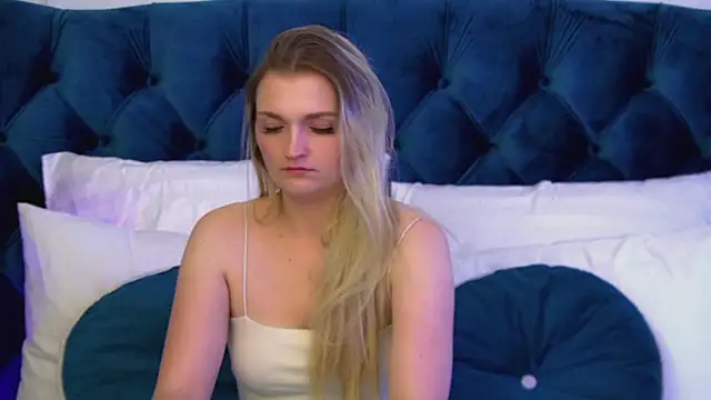 AnnyRaii online show from February 17, 6:21 am