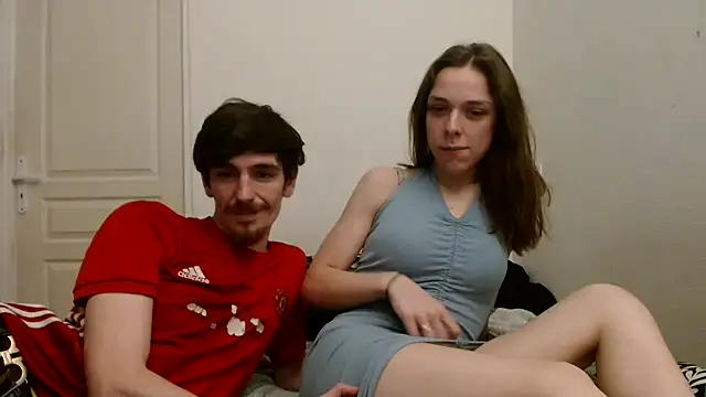 Snapshot of DuoDesir1 chatting on March 3, 3:07 pm DuoDesir1 online show from March 3, 3:07 pm