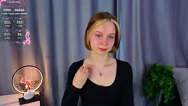 UmbraVelour online show from February 5, 1:05 pm