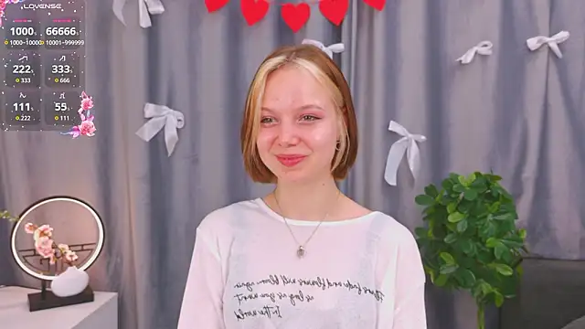 UmbraVelour online show from February 16, 1:18 pm